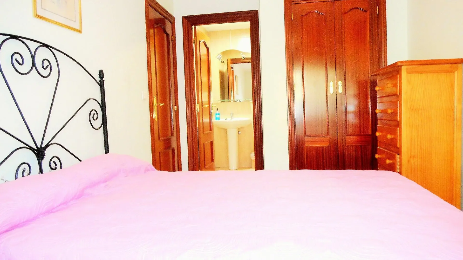 Martin House & Granada Bed and Breakfast Bed & Breakfast