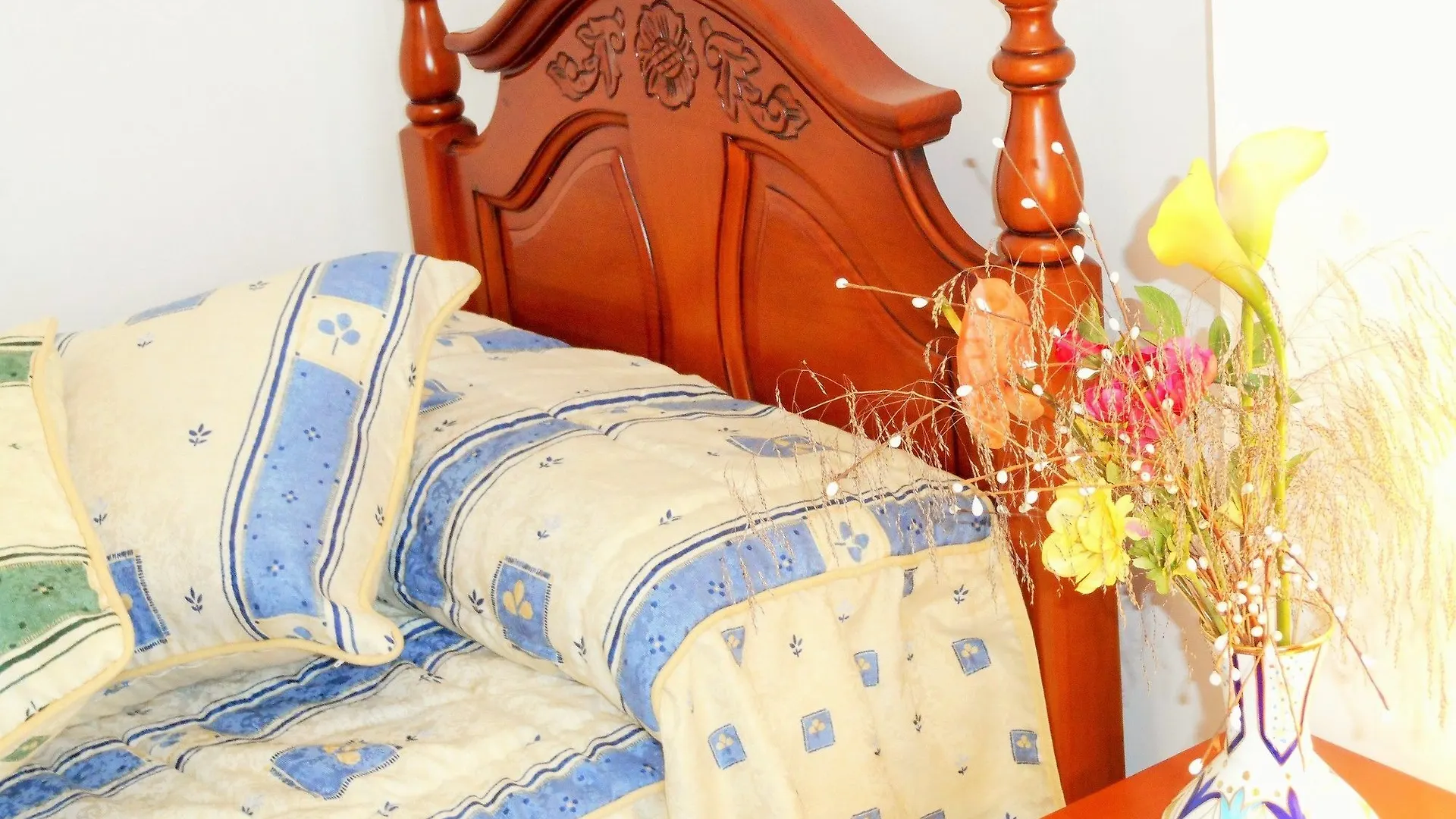 Martin House & Granada Bed & Breakfast